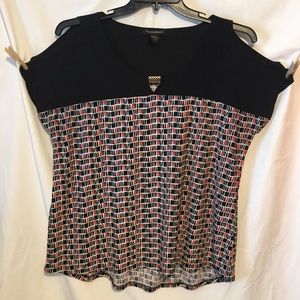 Women’s cutout shoulder top